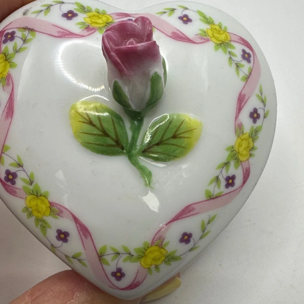Vintage Lord & Taylor Heart Porcelain Trinket Box Rose Bud Lid Made in Japan